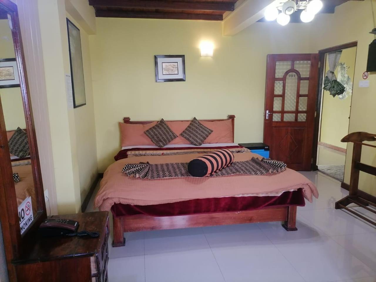 Himawari Hills Hotel Nuwara Eliya Bagian luar foto